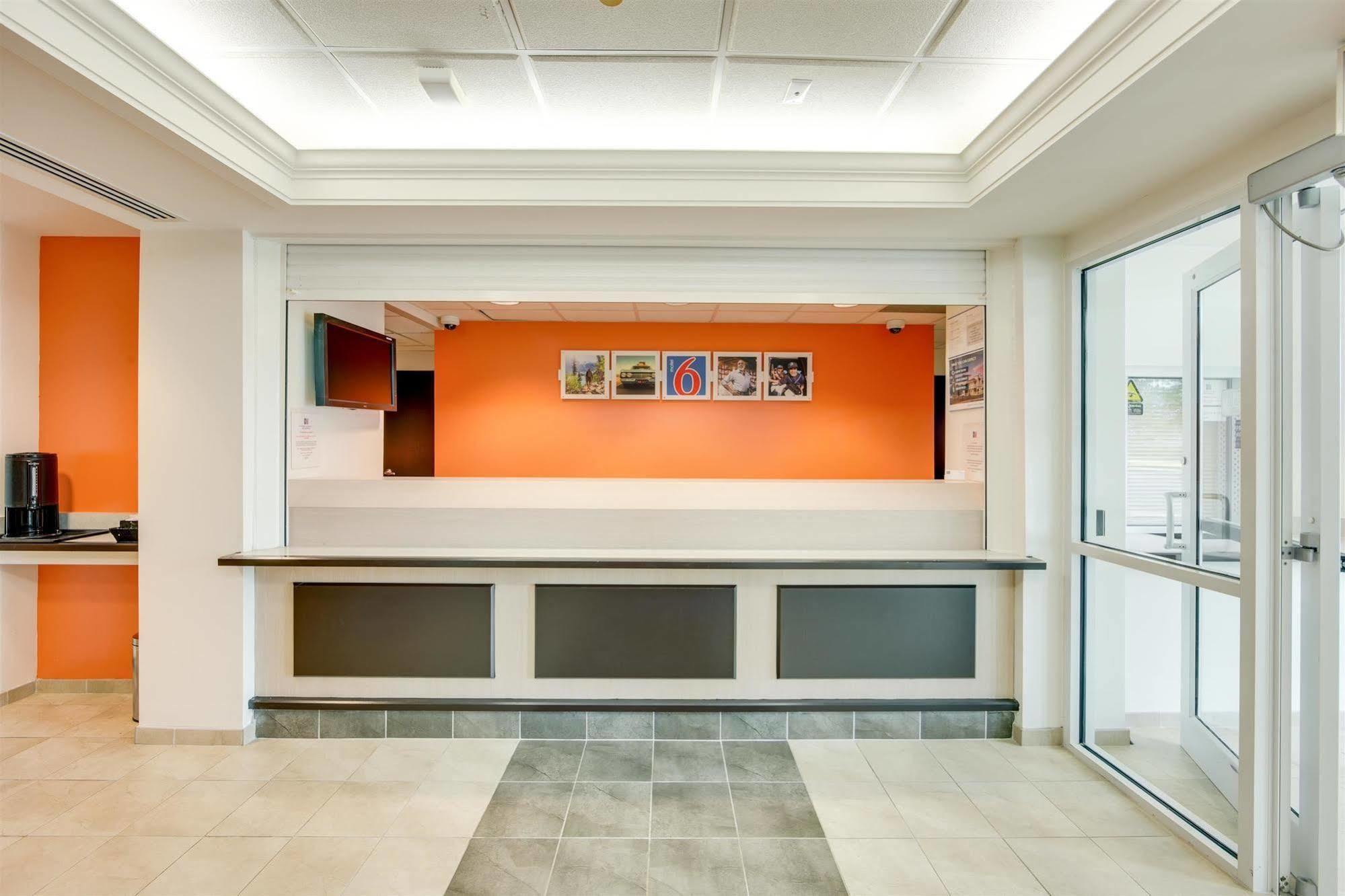 Motel 6-Brampton, On - Toronto Eksteriør billede