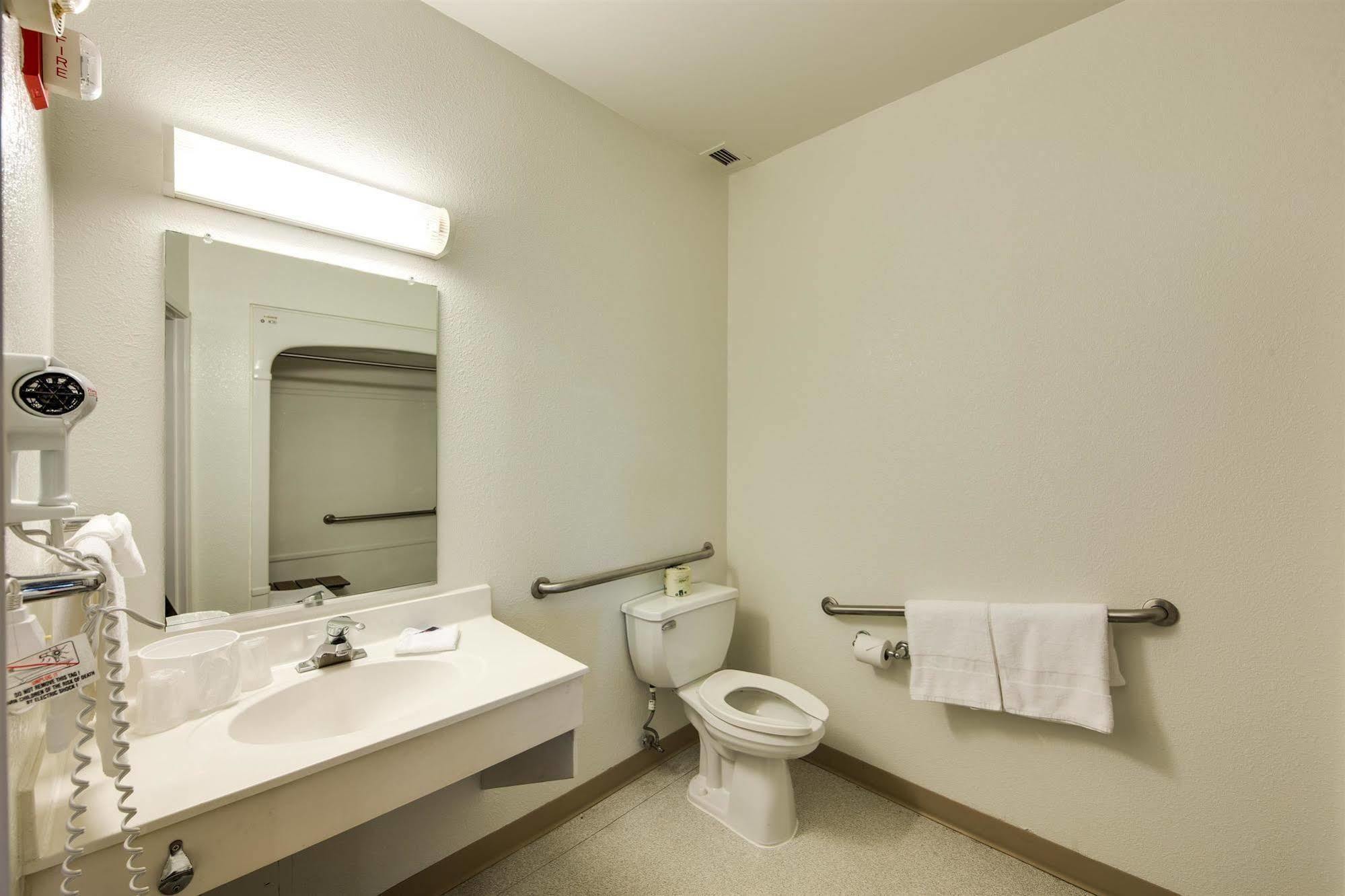 Motel 6-Brampton, On - Toronto Eksteriør billede